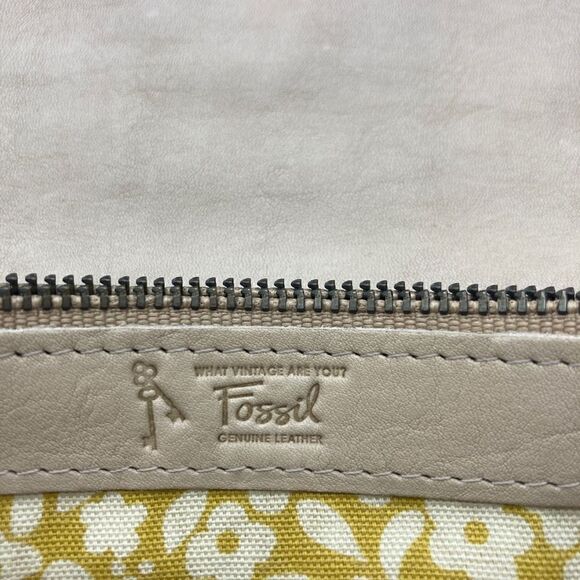 Fossil Genuine Leather Beige Wallet SWL 9689 - Picture 9 of 11